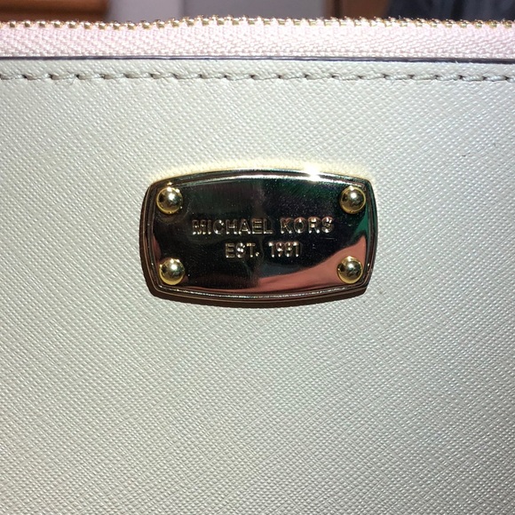 Michael Kors Purse - Picture 4 of 4
